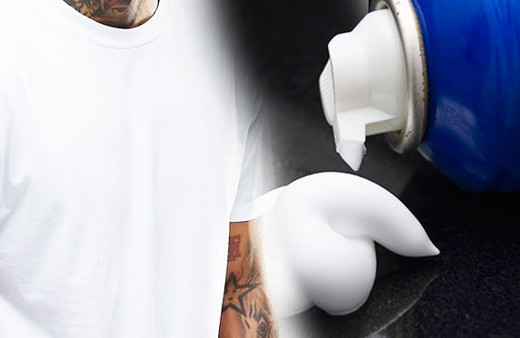 Traş köpüğünü alın kıyafetinizin üzerine sıkın bakın ne olacak!