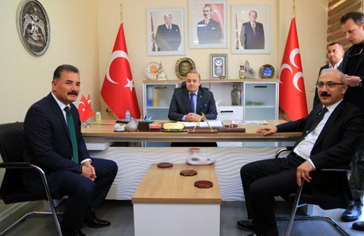 Bakan Elvan'dan MHP ilçe başkanlığına ziyaret