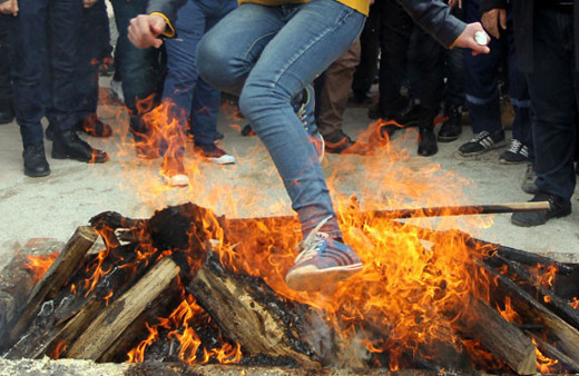 Nevruzda neden ateşten atlanır Türk mü Kürt mü...