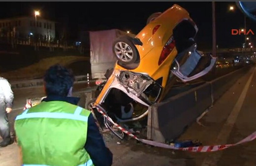 Ticari taksi içindeki yolcularla takla attı: 1 ölü, 2 yaralı