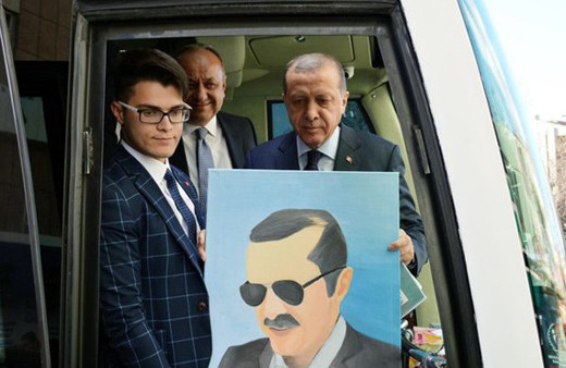 Öğrenciden Erdoğan'a hediye