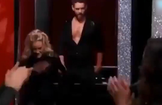 Canlı yayında taciz girişimi! (+18)