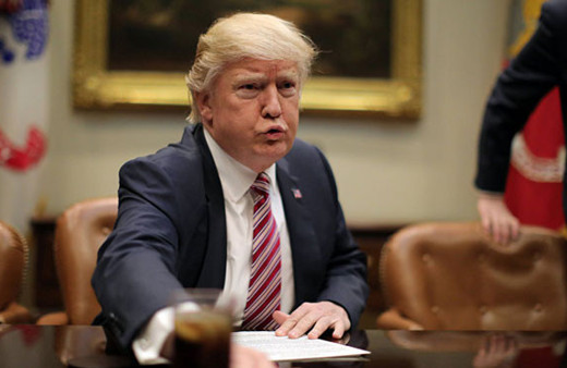 Trump'ın sağlık yasasına erteleme!