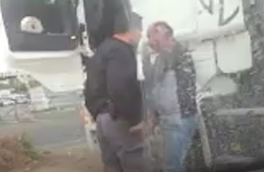 İsrail polisi Filistinli şoförü darp etti