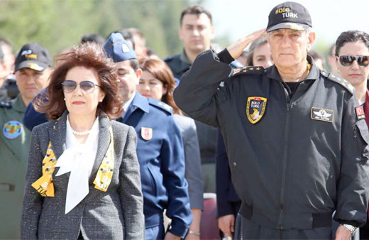 Mahrem dosyada! Akın Öztürk'ün eşine Fethullah Gülen... 