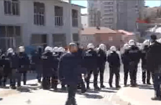 Sinan Oğan'ın toplantısında arbede! Yaralı polisler var