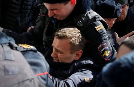 Rusya fena karıştı! Yüzlerce gözaltı var