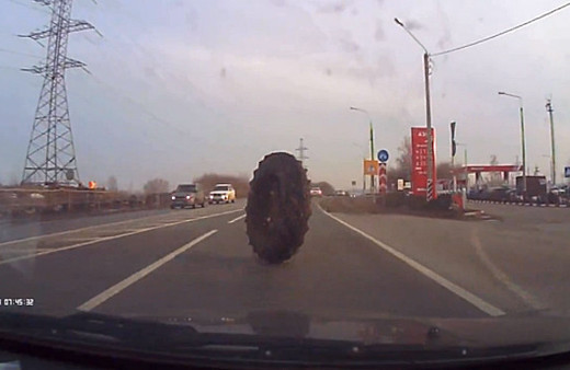 Ölüm kadın sürücüyü teğet geçti!