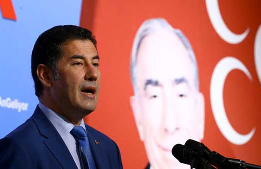 Sinan Oğan'a konuşması sırasında saldırı