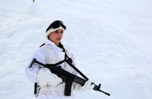 Komando adaylarının zorlu eğitimi