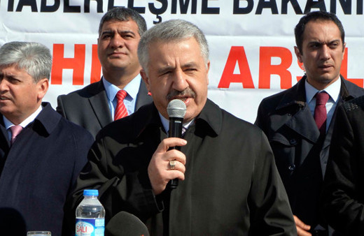Bakan Arslan sürücülere müjdeyi verdi
