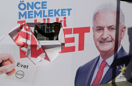 Sarıyer'de AK Parti'nin çadırına saldırı!