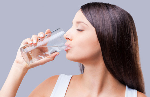 Sabahları aç karnına su içmenin 5 faydası