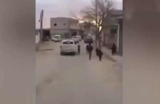 Türk askerleri El Bab sokaklarını mehter marşıyla inletti