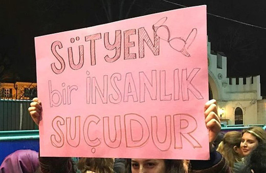 Kadınlar yine pankartları konuşturdu!