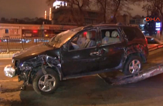 Fatih’te kaza! Ünlü damat adayı da yaralandı