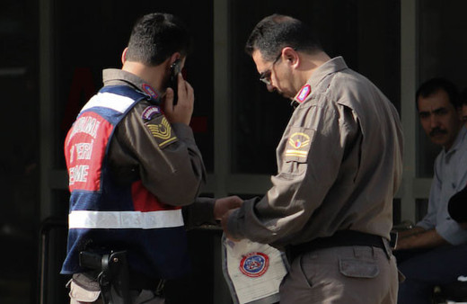 Astsubayın elindeki fünye patladı