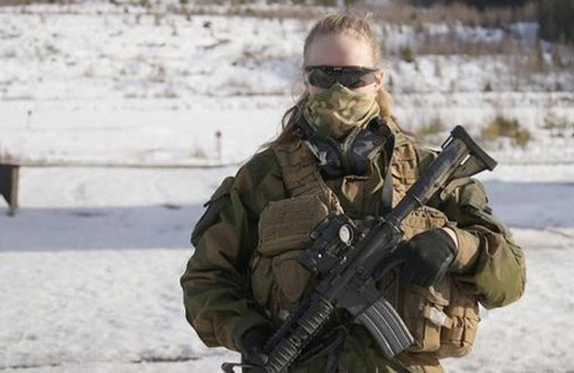 Norveç'in kadın askerlerine bakın onlara avcı diyorlar