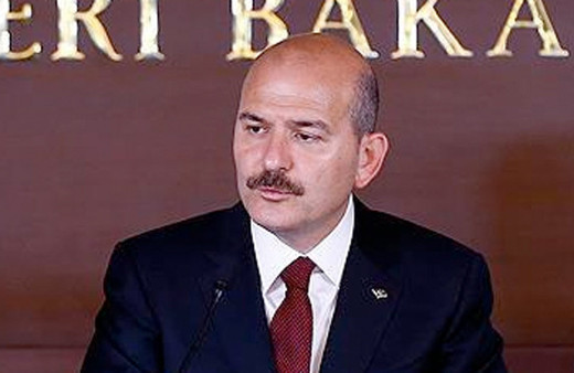 Süleyman Soylu'dan güldüren pantolon detayı