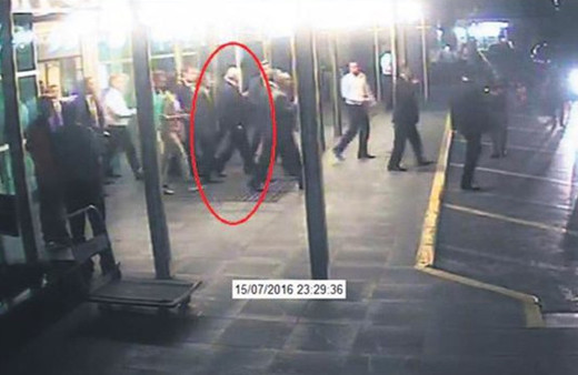 Kılıçdaroğlu'nun havalimanından kaçış görüntüleri