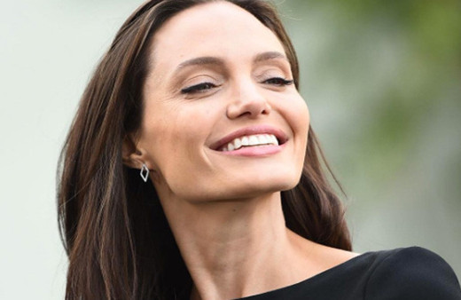 Angelina Jolie'nin rüya gibi yeni evine bakın, mükemmel!