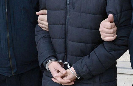 Türkiye'ye geçerken yakalandı çantasından çıkana bakın!