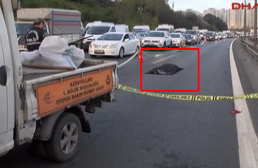 TEM'de korkunç kaza! 4 araç üzerinden geçti