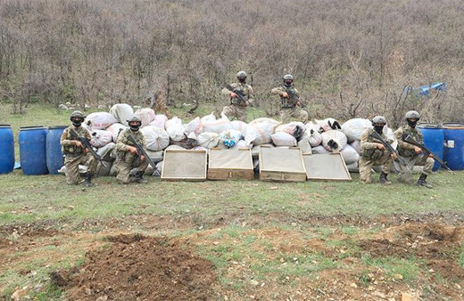 Diyarbakır'da 2 ton 280 kilogram esrar ele geçirildi