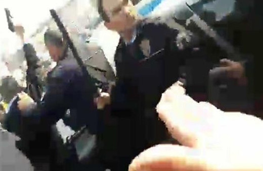 Otomobilde ekmek bıçaklı dehşet! Linç ediyorlardı!