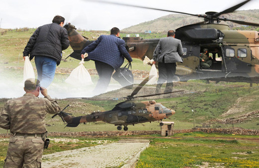 Oy pusulaları TSK'ya emanet! Askeri helikopterle taşındı
