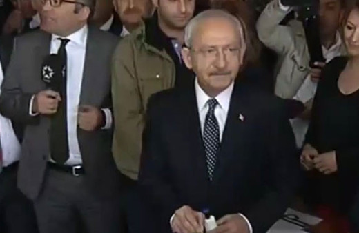 CHP lideri Kılıçdaroğlu ailesi ile birlikte oy kullandı