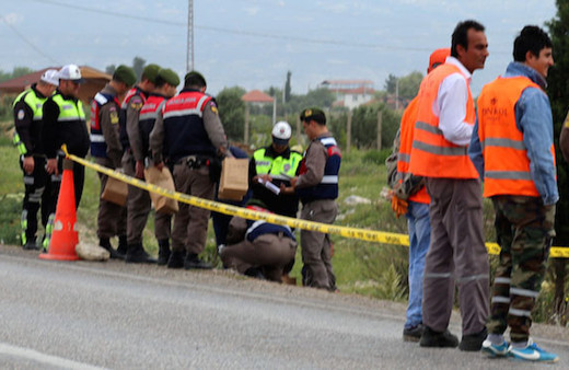 Yol kenarında ceset şoku!
