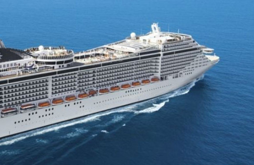 Sezonun ilk transatlantik gemisi oraya geldi 