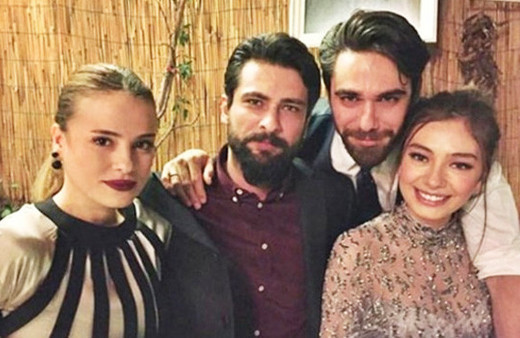 Ve büyük aşkta sona gelindi! Yollarını ayırdılar...