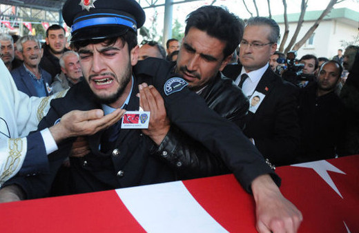 Tunceli şehidi  için göz yaşları sel oldu