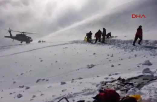 Tunceli'de düşen helikopterin enkazından yeni görüntüler