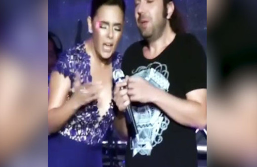 Ebru Gündeş'in İsyan performansı