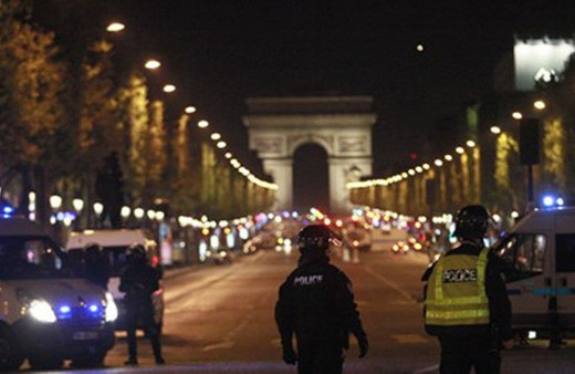 Paris'te çatışma çıktı: 2 polis öldü