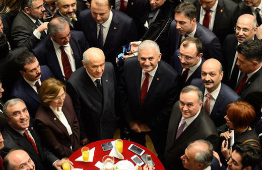 Resepsiyondan renkli kareler