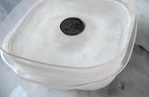 Buzun üzerine madeni para koyun bakın neler olacak!