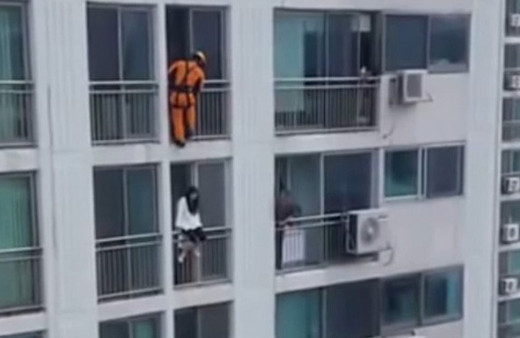 Hayata döndüren tekme