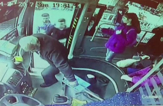 Otobüs şoförünün bıçaklanma anı güvenlik kamerasında
