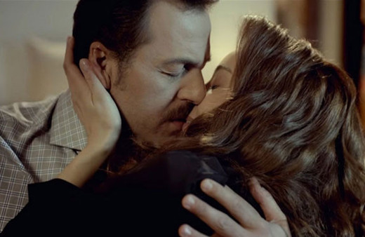 Azra Akın'ın bu sahneleri çok konuşulacak