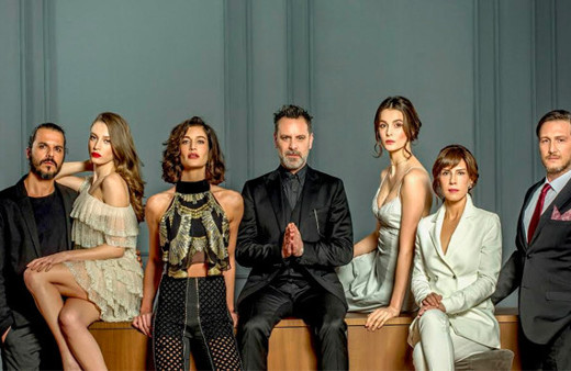 Fi izleyicileri telefonla dizinin setine bağlandı