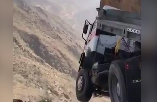 Kamyonun durduğu yer yok artık dedirtti!