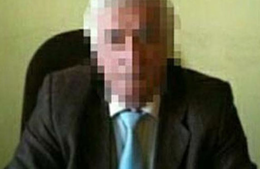 Tacizci müdür bakın cezaevinde ne yaptı! Boş durmuyor