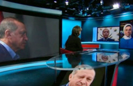 CNN spikerine Kavakçı'dan tokat gibi cevap