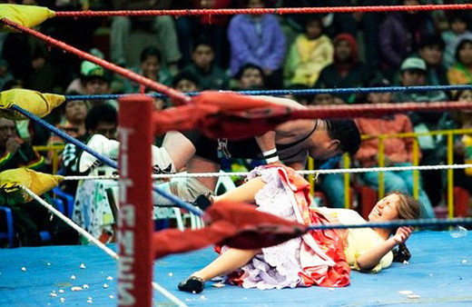 Her şey uluorta oluyor! Kadın ve erkekler...