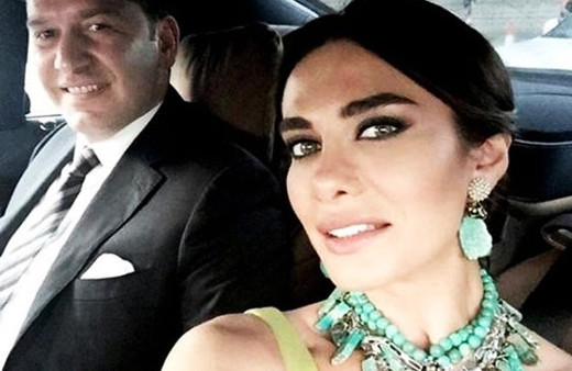 Nikah masraflarını davetlilerden isteyen çift 'evet' dedi!