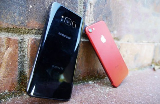 Samsung Galaxy S8 ve iPhone 7 düşme testi